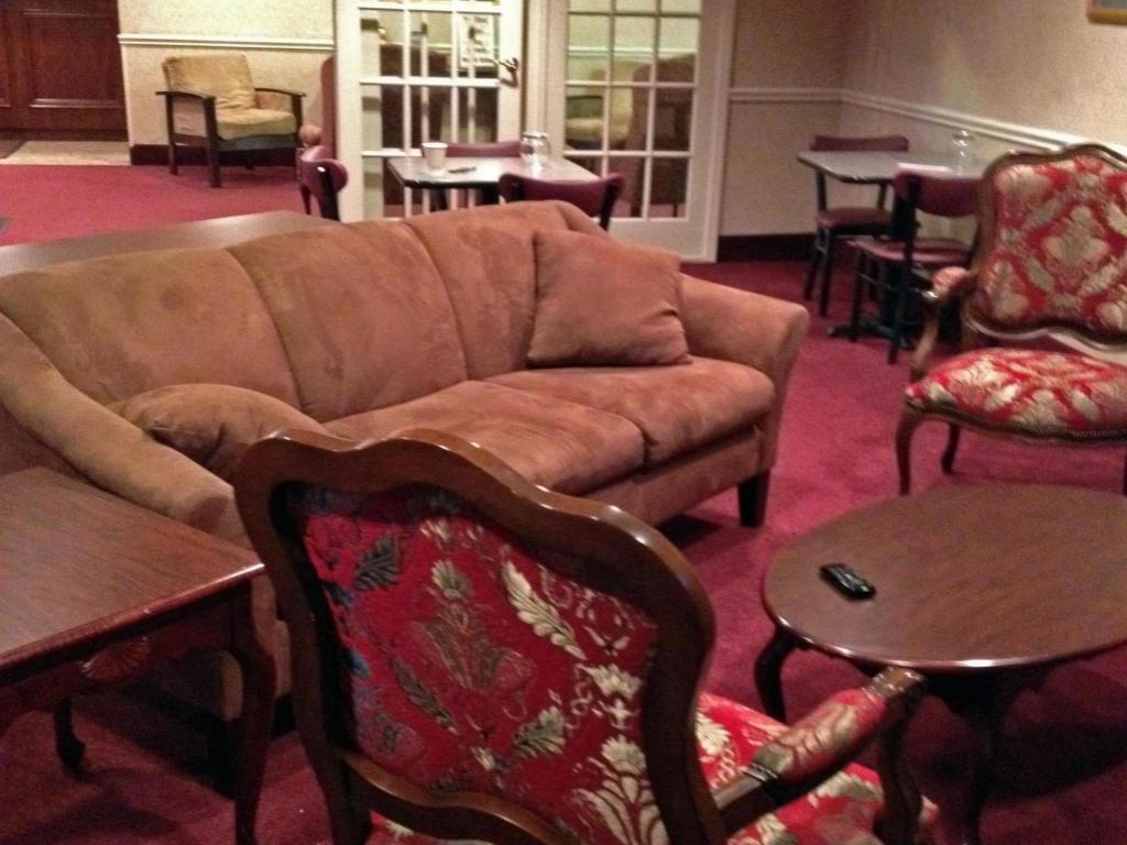 Country Hearth Inn & Suites Willard - photo 7