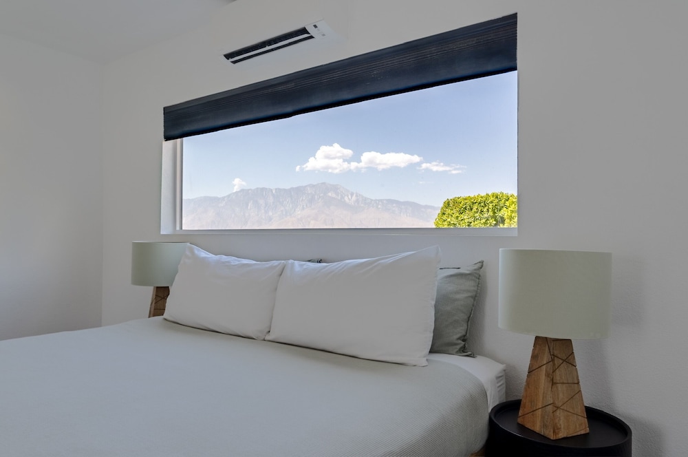 Desert Hot Springs Inn - photo 15