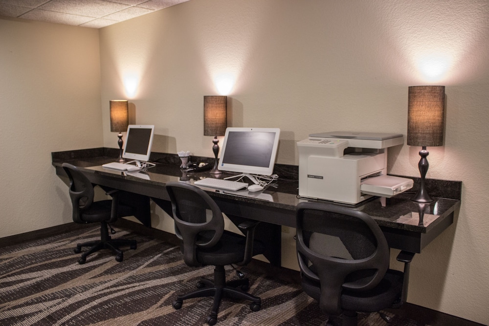 Cobblestone Suites Oshkosh - photo 49