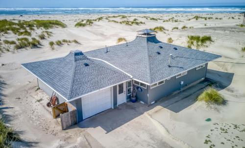 Sand and Sky in Bayshore, United States