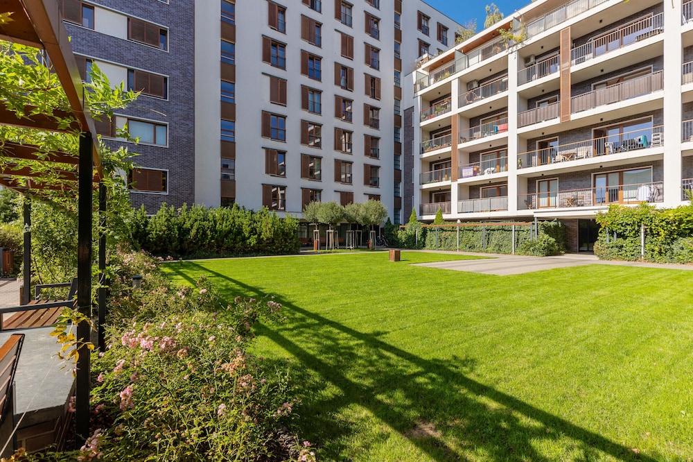 Old Mokotów Spacious Two bedroom Apartment by Noclegi Renters — 4-Star Luxury Hotel in Warsaw, Poland