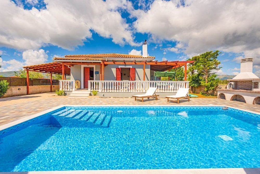 Pothos Villas — 4-Star Luxury Hotel in Zakynthos, Greece