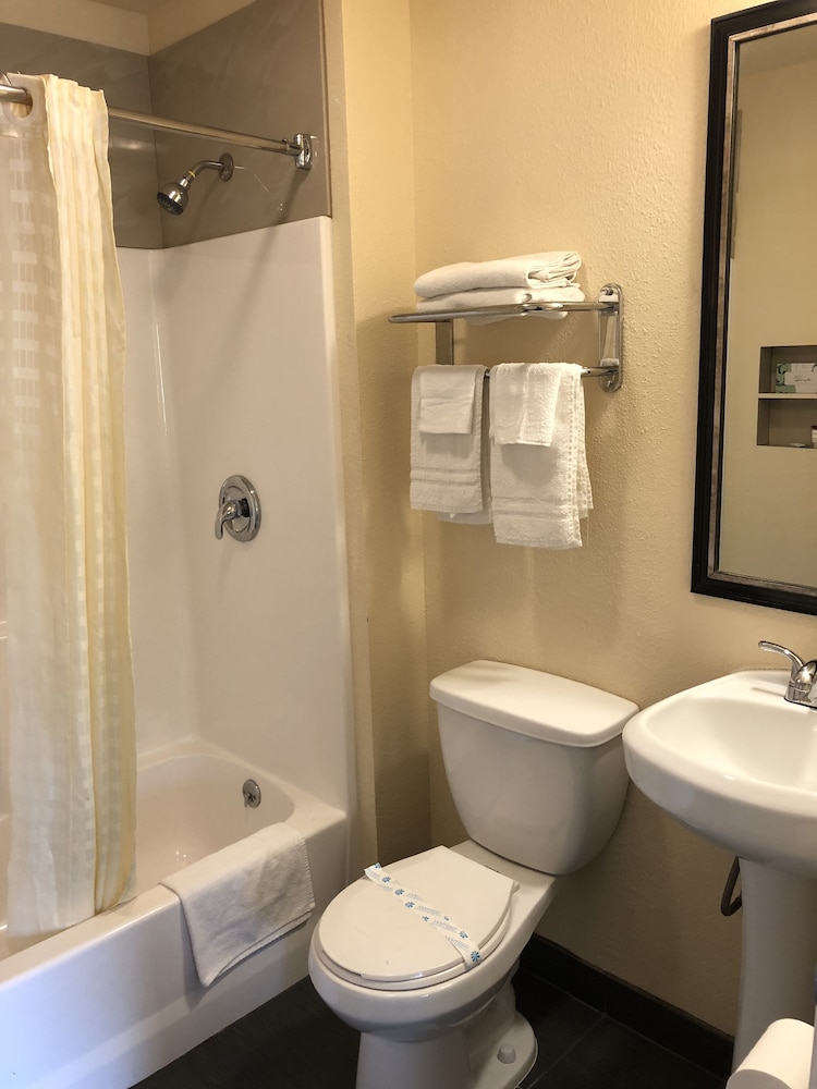 Lamplighter Motel - photo 19