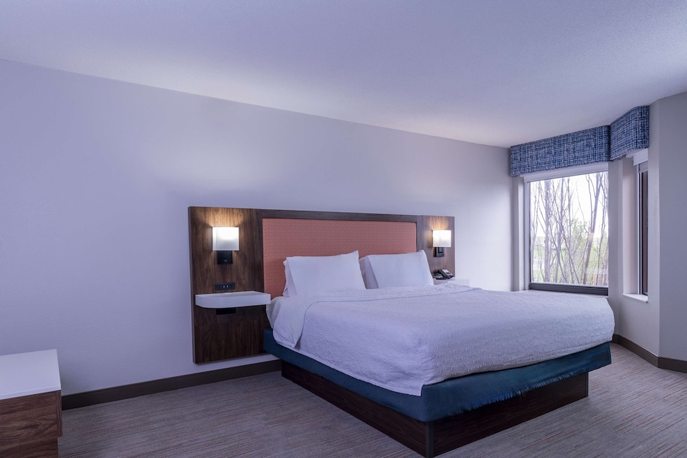 Hampton Inn & Suites St. Louis Chesterfield - photo 12