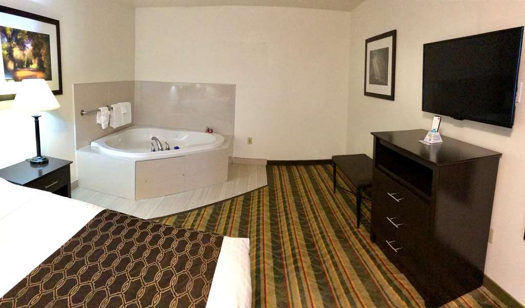 Best Western Visalia Hotel - photo 45