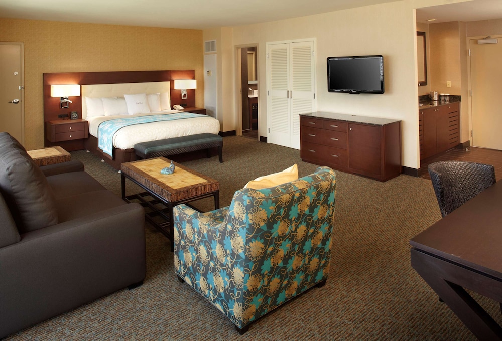 DoubleTree by Hilton Hotel Alana Waikiki Beach - photo 28