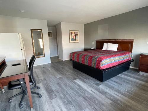 CoachLight Motel — Hemet — photo 4