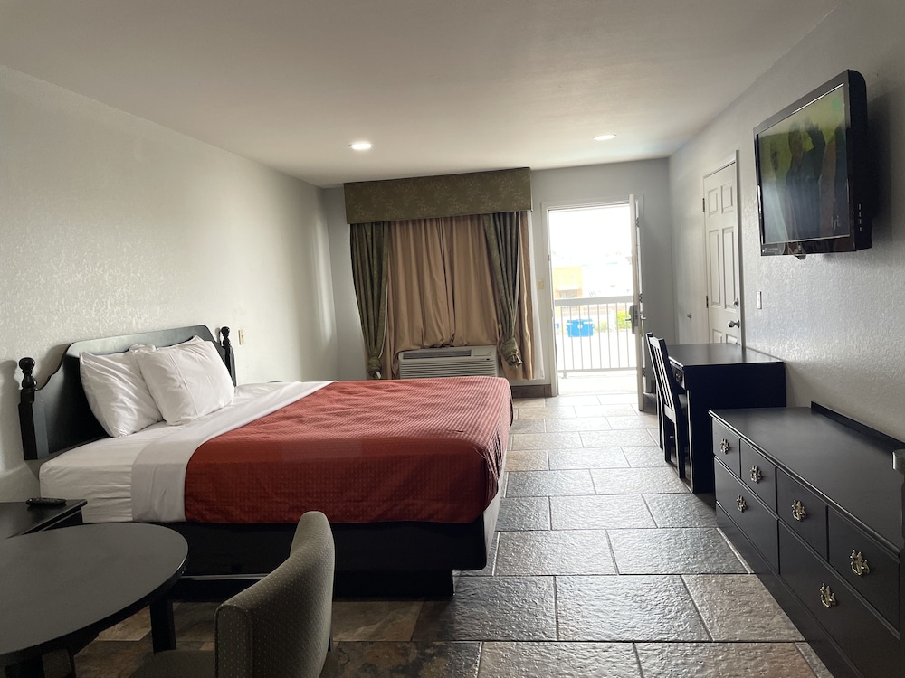 Texas Inn La Feria - photo 10
