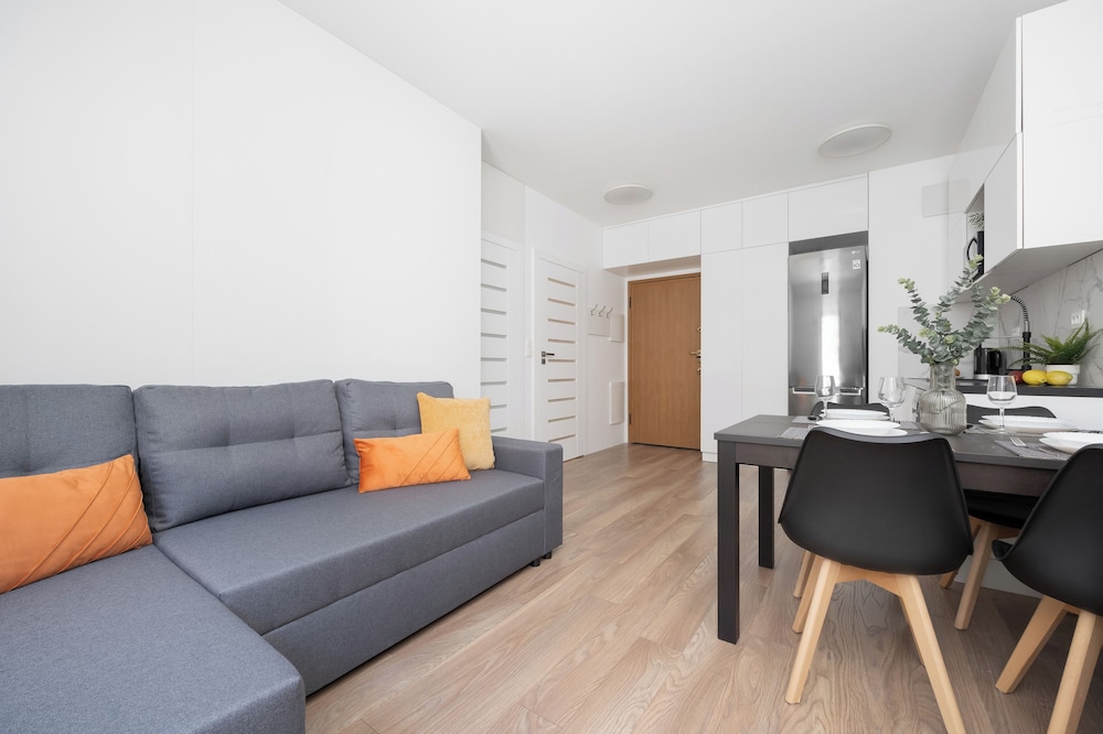 Wyjątkowy Apartament z 1 sypialnią Sierakowskiego by Noclegi Renters — 4-Star Luxury Hotel in Warsaw, Poland