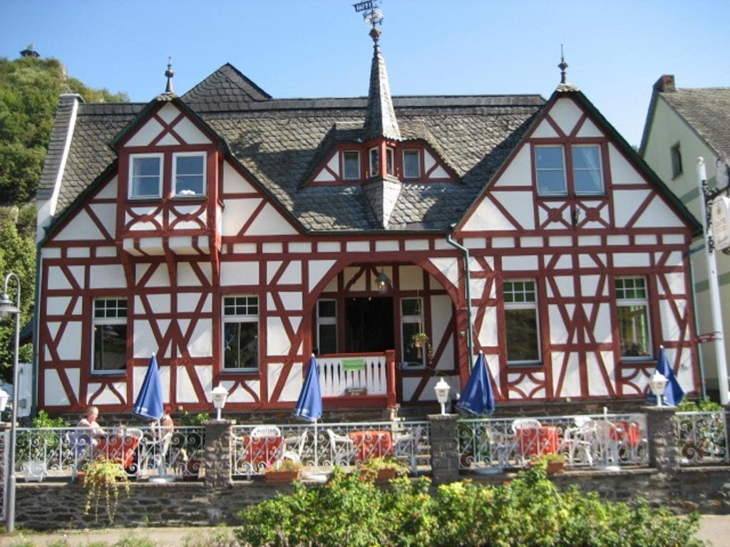 Cafe Konditorei Pension Sander — 4-Star Luxury Hotel in Niederfell, Germany