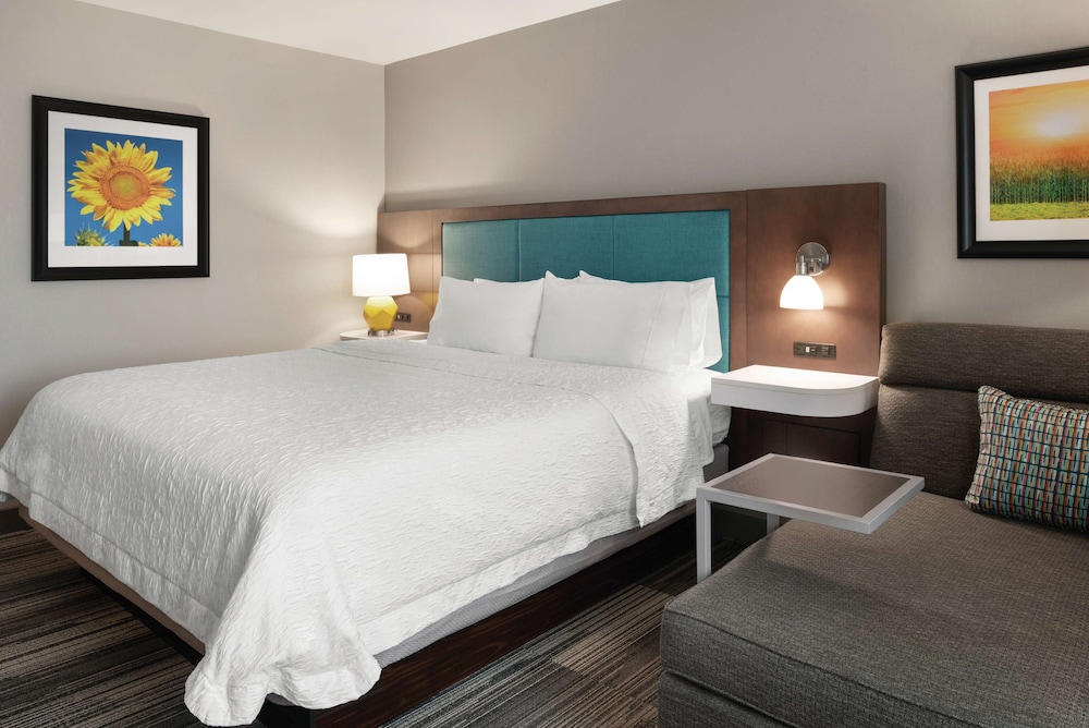 Hampton Inn Champaign Southwest - photo 17