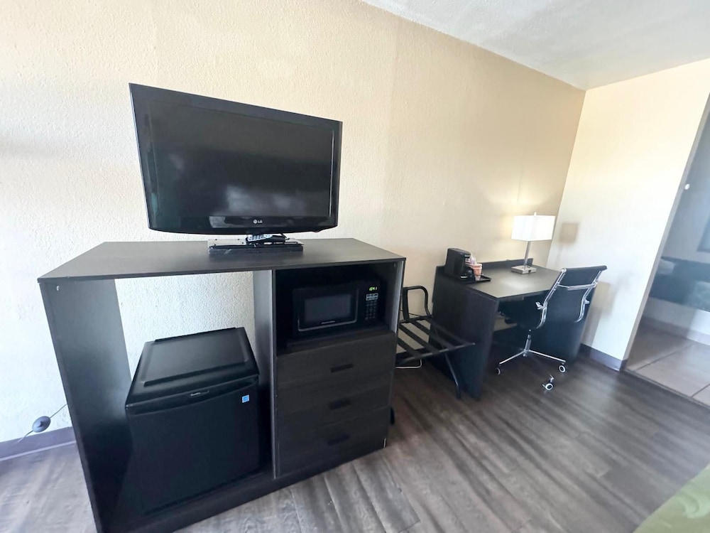 Quality Inn Kennedy Space Center - photo 48
