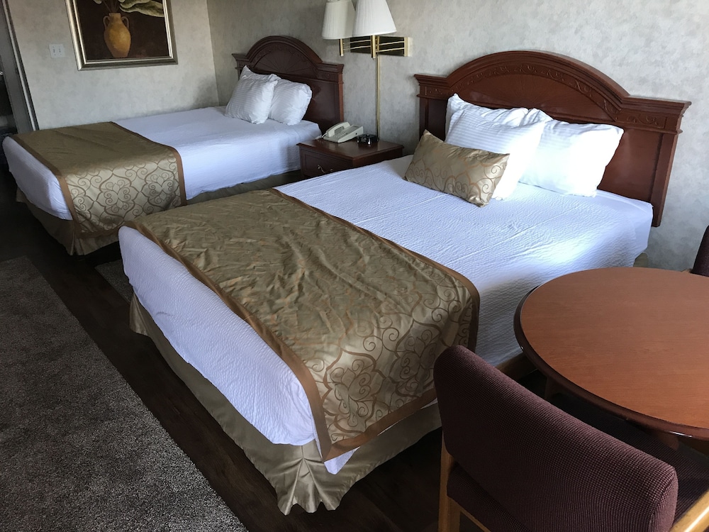 St. George Inn & Suites - photo 13
