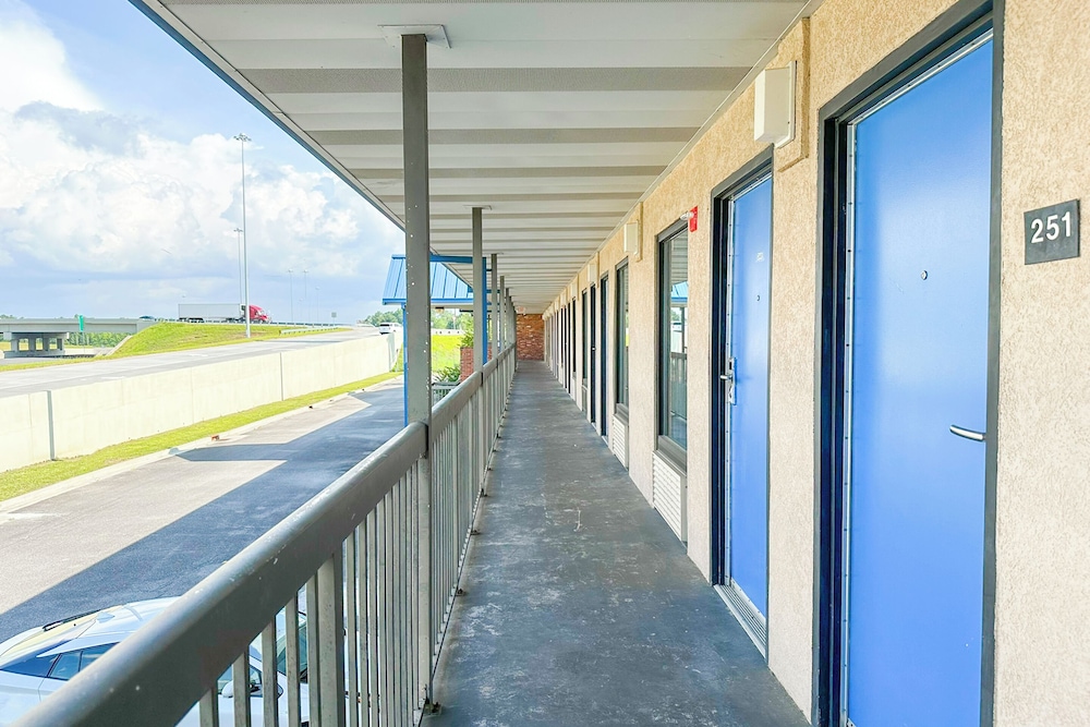 Hahira Inn By OYO near Valdosta - photo 2