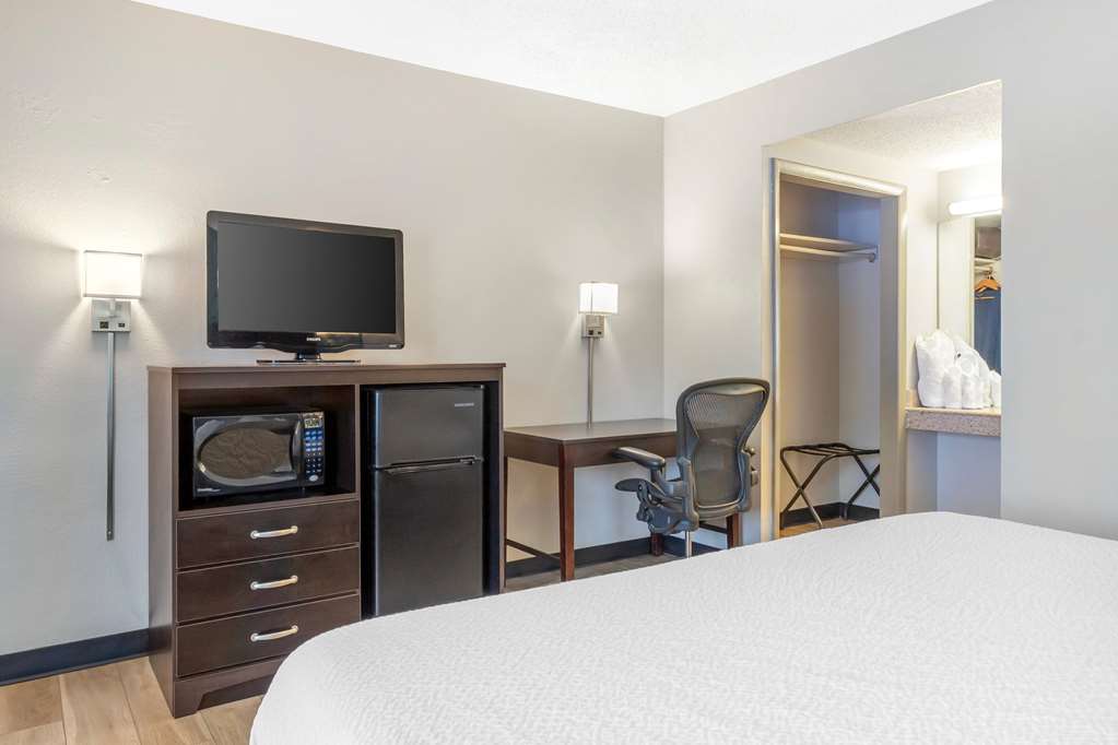 Days Inn by Wyndham Wrightstown McGuire AFB Bordentown - photo 23