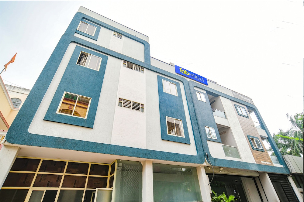 FabHotel Hello Homz - last minute hotel in Indore