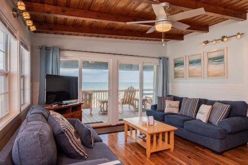 Chill'ax Inn by Oak Island Accommodations - photo 17