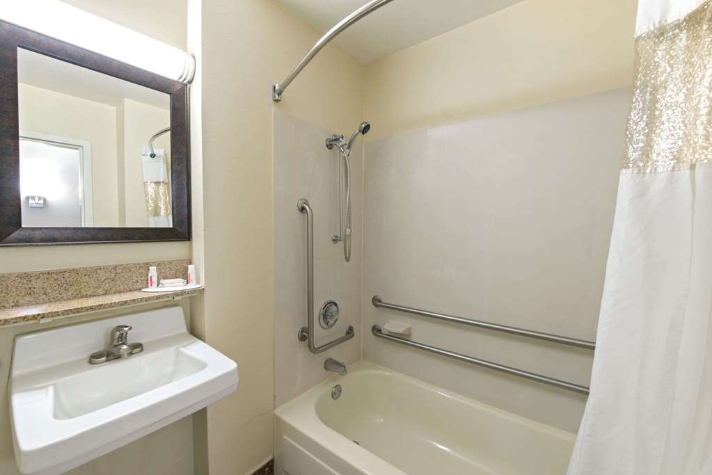 Baymont by Wyndham Louisville East - photo 10