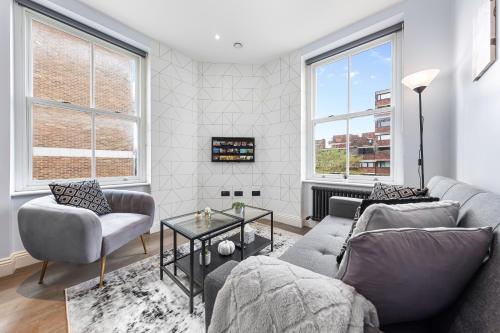 Stunning 1 bedroom in Westminster with AC sleeps 4 — 4-Star Luxury Hotel in London, United Kingdom