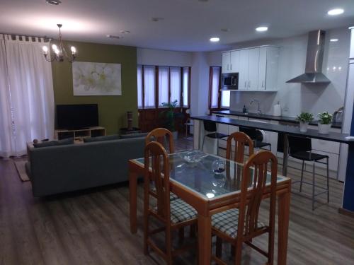 Apartamento Turístico Cigüeña de Alfaro — 4-Star Luxury Hotel in Alfaro, Spain