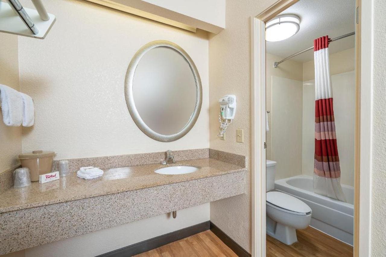 Red Roof Inn Greenville - photo 17