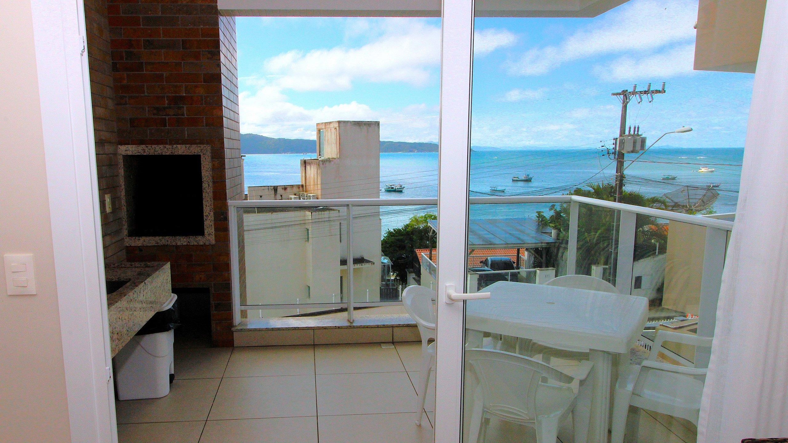 1079 Apartamento com vista para o mar em Bombinhas