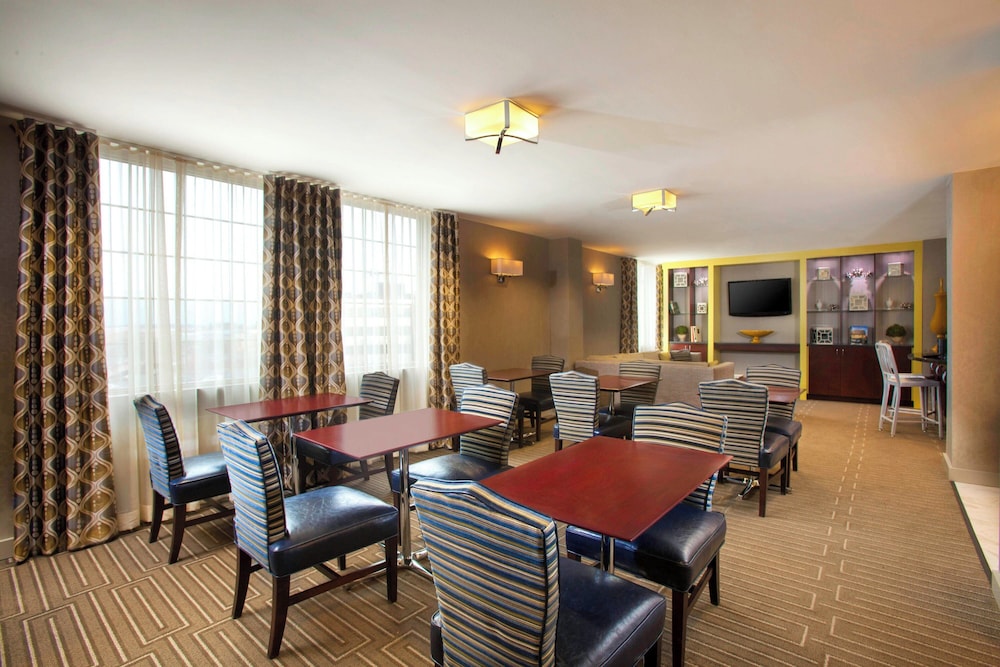 Sheraton Pittsburgh Airport Hotel - photo 26