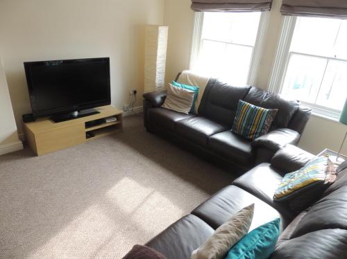 Apartment 2 27 Skinner Street