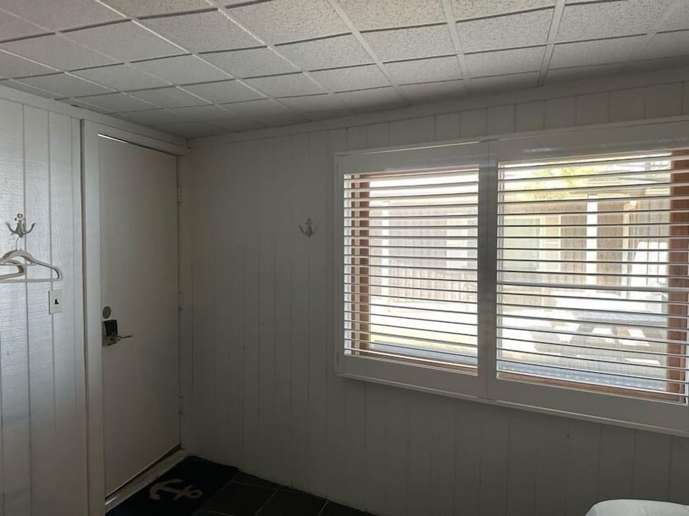 Vineyard Harbor Motel Private Beach - photo 410