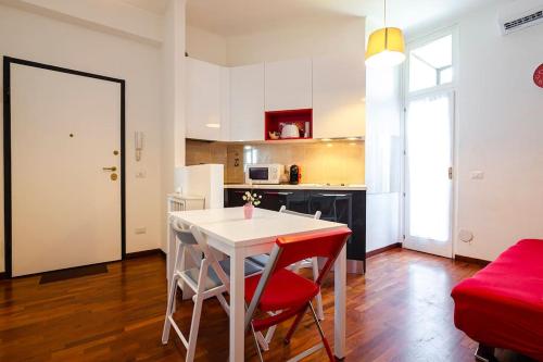 Bidibo Apartment in Centro Comodo Alla Stazione — 4-Star Luxury Hotel in Bologna, Italy