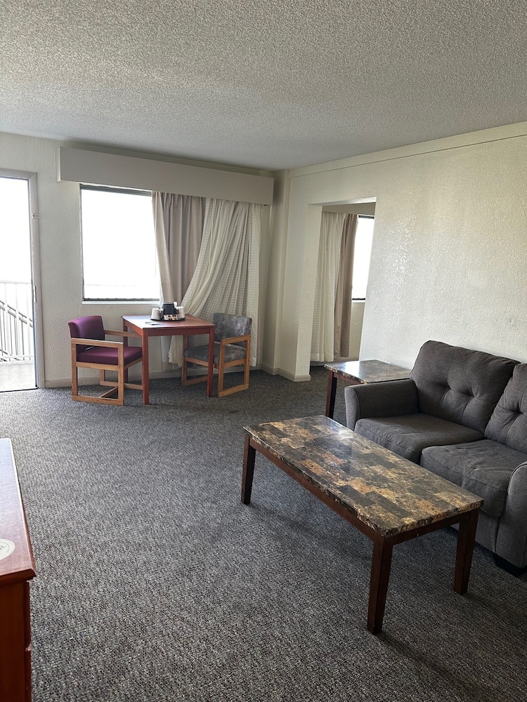 Ramada by Wyndham Virginia Beach - photo 24