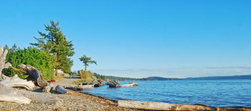 La Conner Camping Resort Wheelchair Accessible Cabin 16 in Coupeville, United States