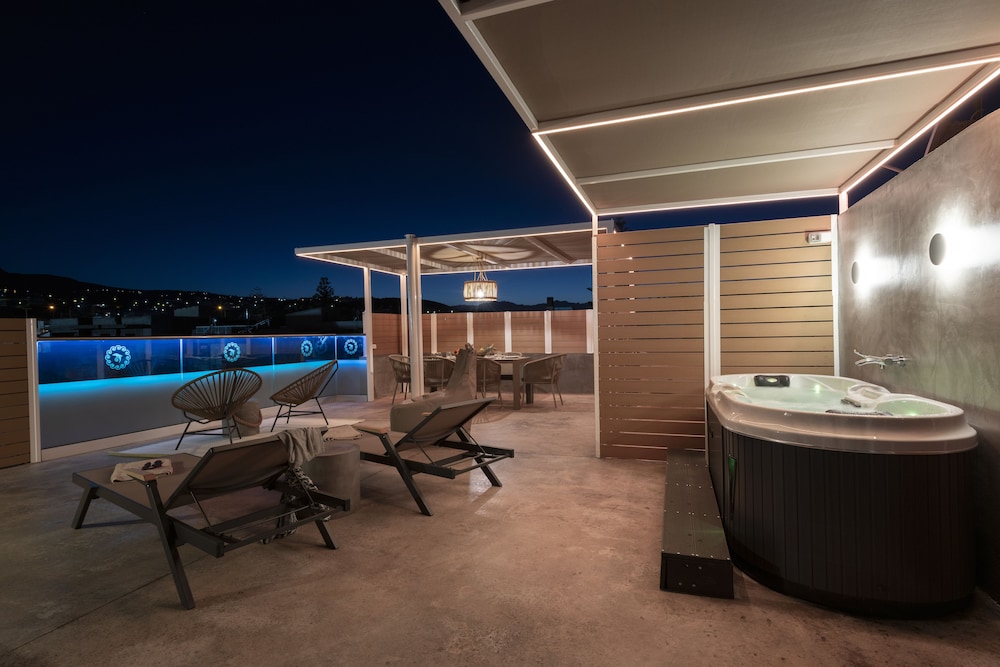 Dolphin Luxury Apartments — 4-Star Luxury Hotel in Rethymno, Greece
