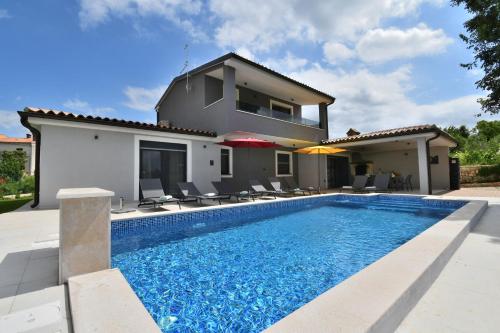 Villa Vala — 4-Star Luxury Hotel in Marcana, Croatia