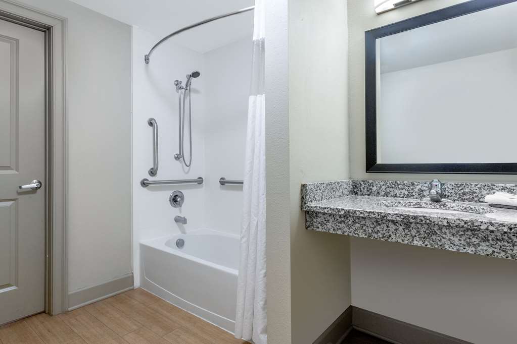La Quinta Inn & Suites by Wyndham Ocean City - photo 19