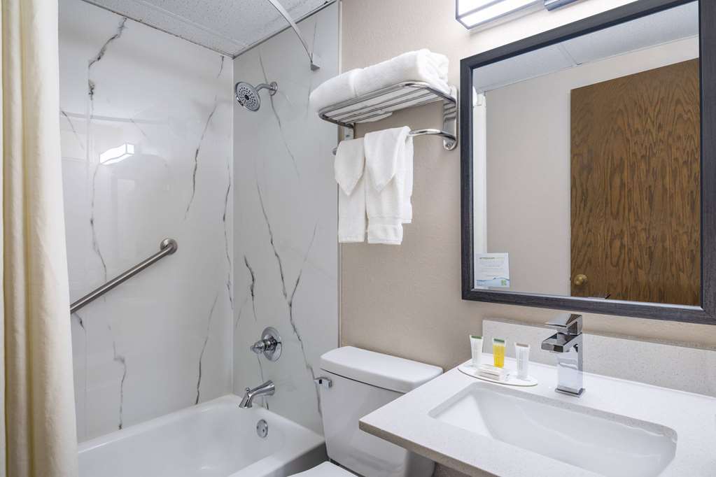 Super 8 by Wyndham Owatonna - photo 10