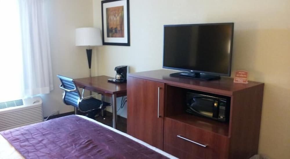 Days Inn by Wyndham Indiana PA Near IUP - photo 10