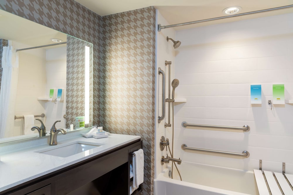 Home2 Suites by Hilton Appleton - photo 18