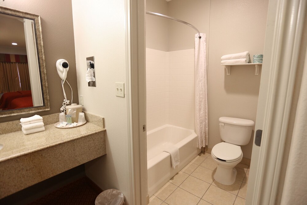 Executive Inn & Suites Jewett - photo 27