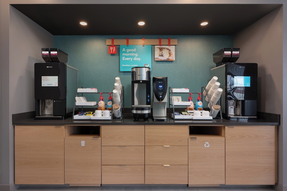 avid hotel Oak Creek by IHG - photo 42