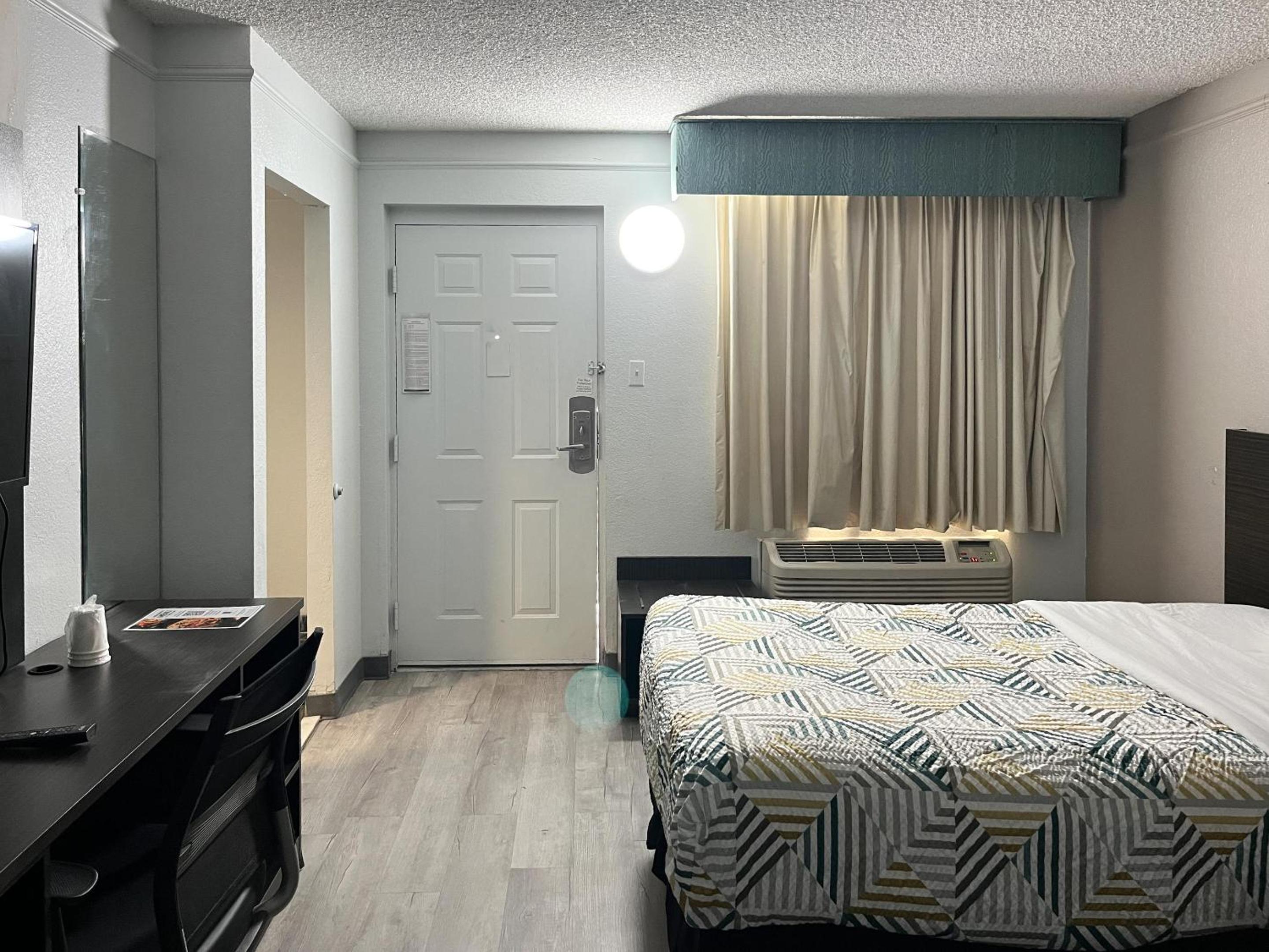 Studio 6 North Las Vegas NV - photo 11