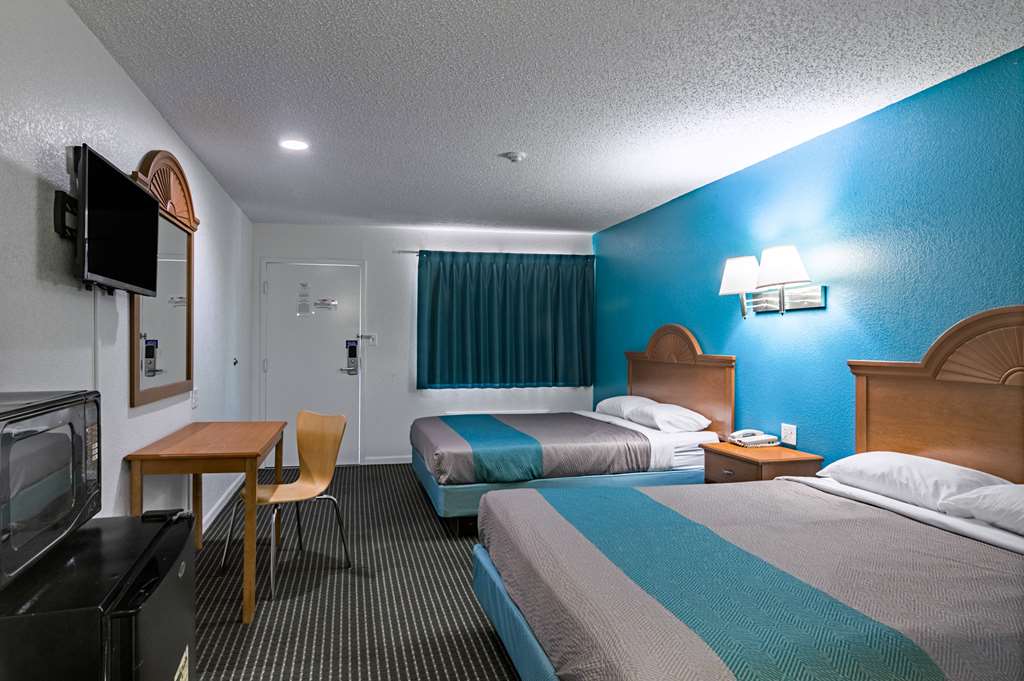 Motel 6 Azle TX - photo 7