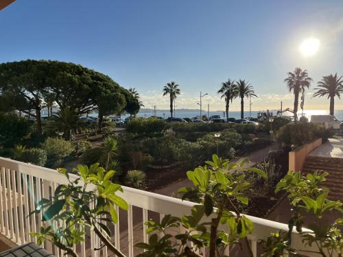 Frejus Plage Le Mediterranee Magnifique T2 38m2 — 4-Star Luxury Hotel in Frejus, France