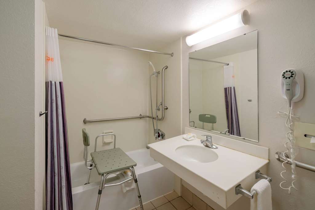 La Quinta Inn by Wyndham Nashville South - photo 28