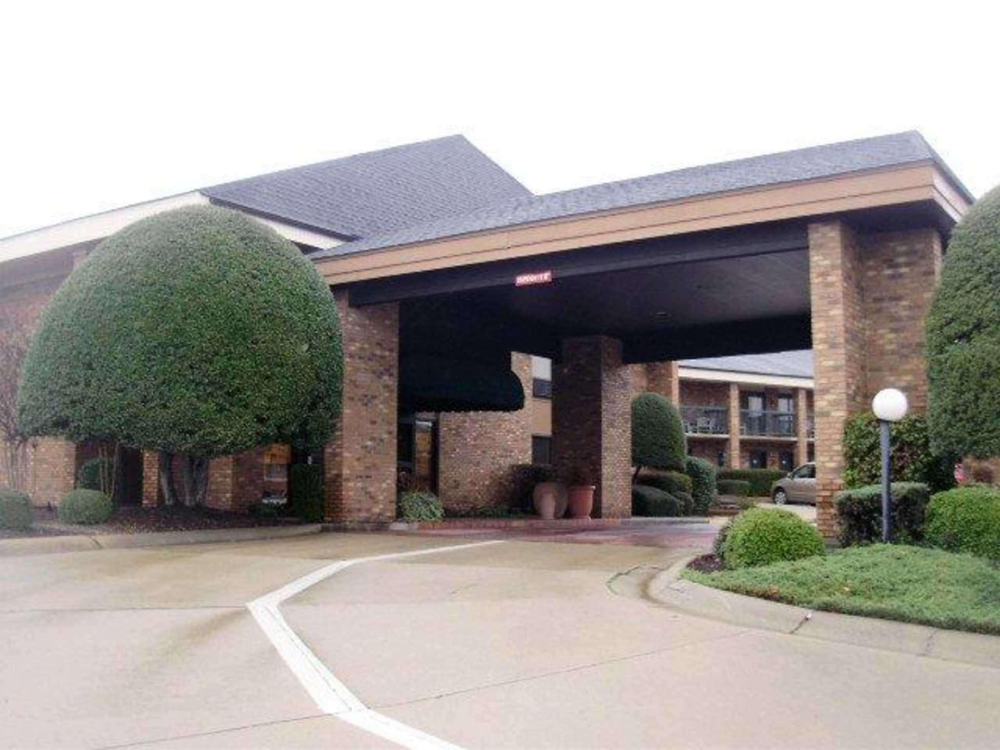 Quality Inn & Suites Searcy I 57 - photo 3