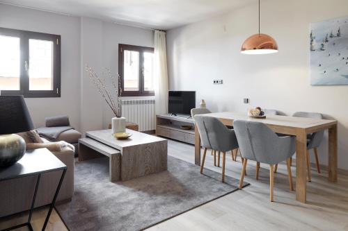 Pujolo by FeelFree Rentals — 4-Star Luxury Hotel in Vielha, Spain