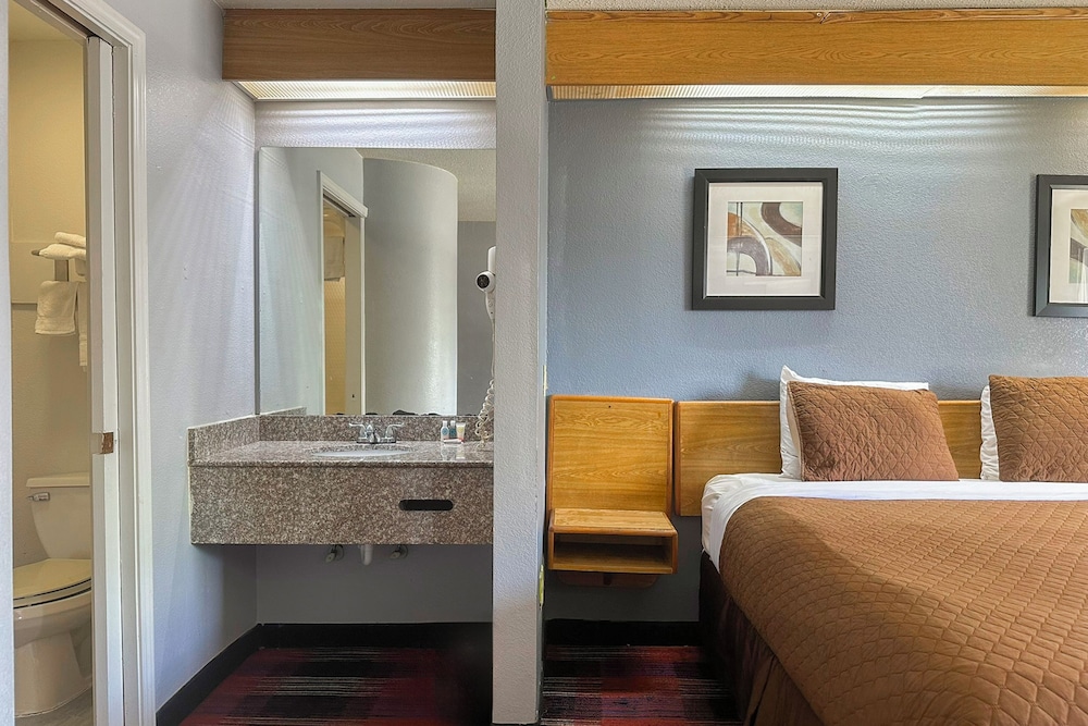 Classic Inn By OYO I 240 Near Memphis Airport - photo 28