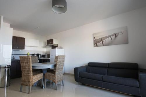 T3 Tout Confort a 100m de la Plage Parking Couvert Gratuit in Fleury, France