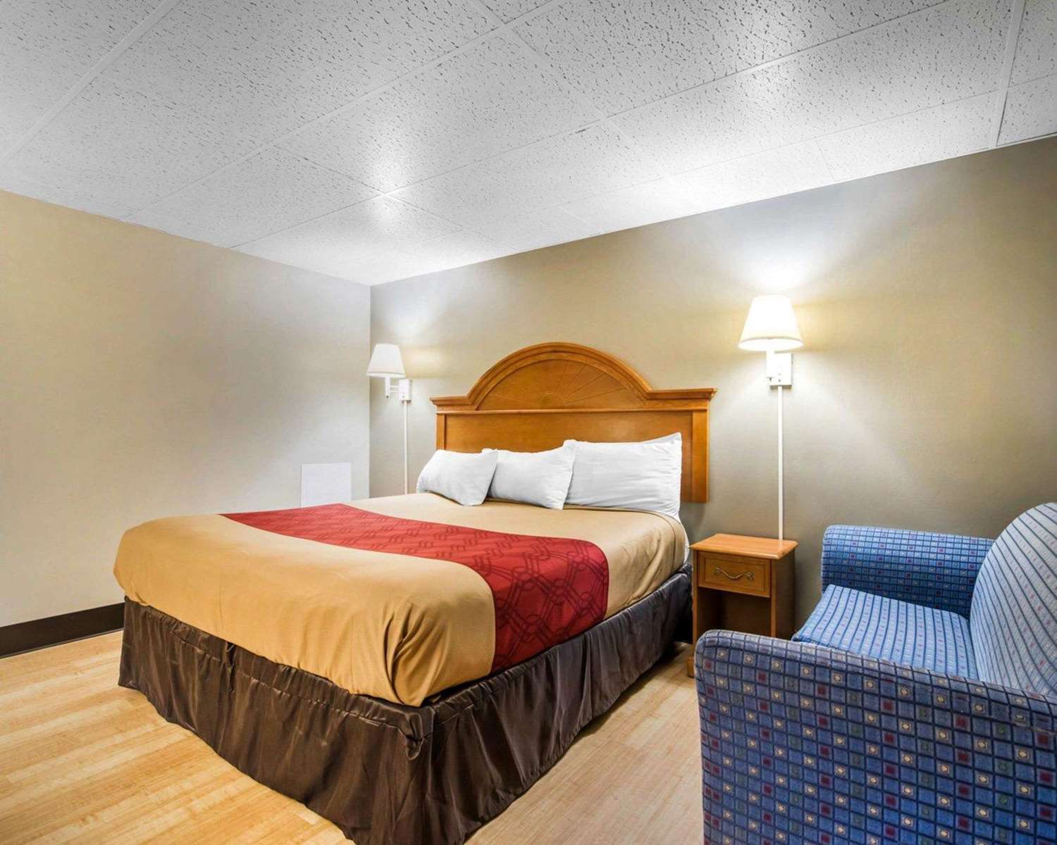 Econo Lodge New Paltz - photo 10