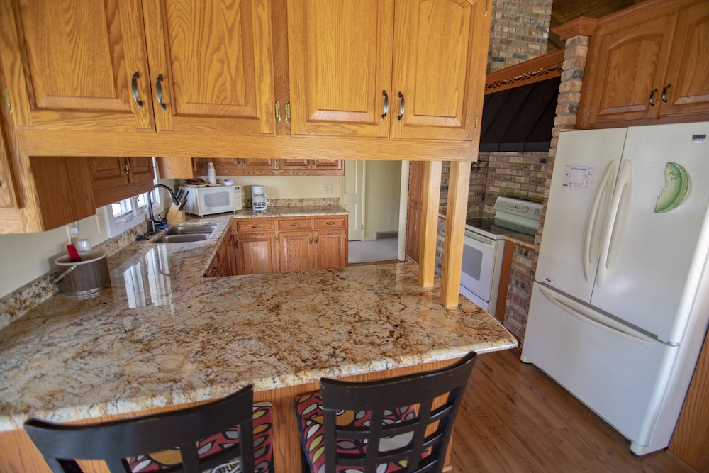 Coachlite Inn - photo 35